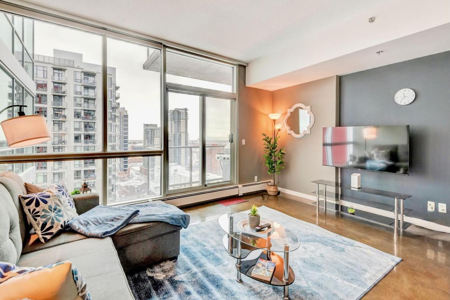 Modern 2Br Condo - King Bed - Downtown City Views คาลการี ภายนอก รูปภาพ